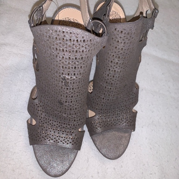 Vince Camuto Corvina cutout bootie - Picture 7 of 7